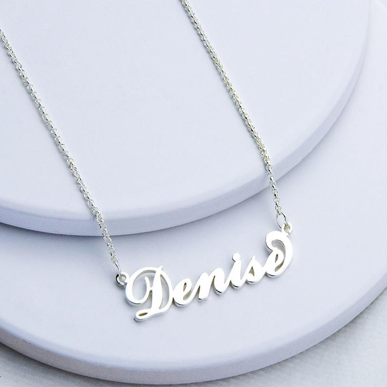 Tiny Stylish Name Necklace - Triki Jewelry